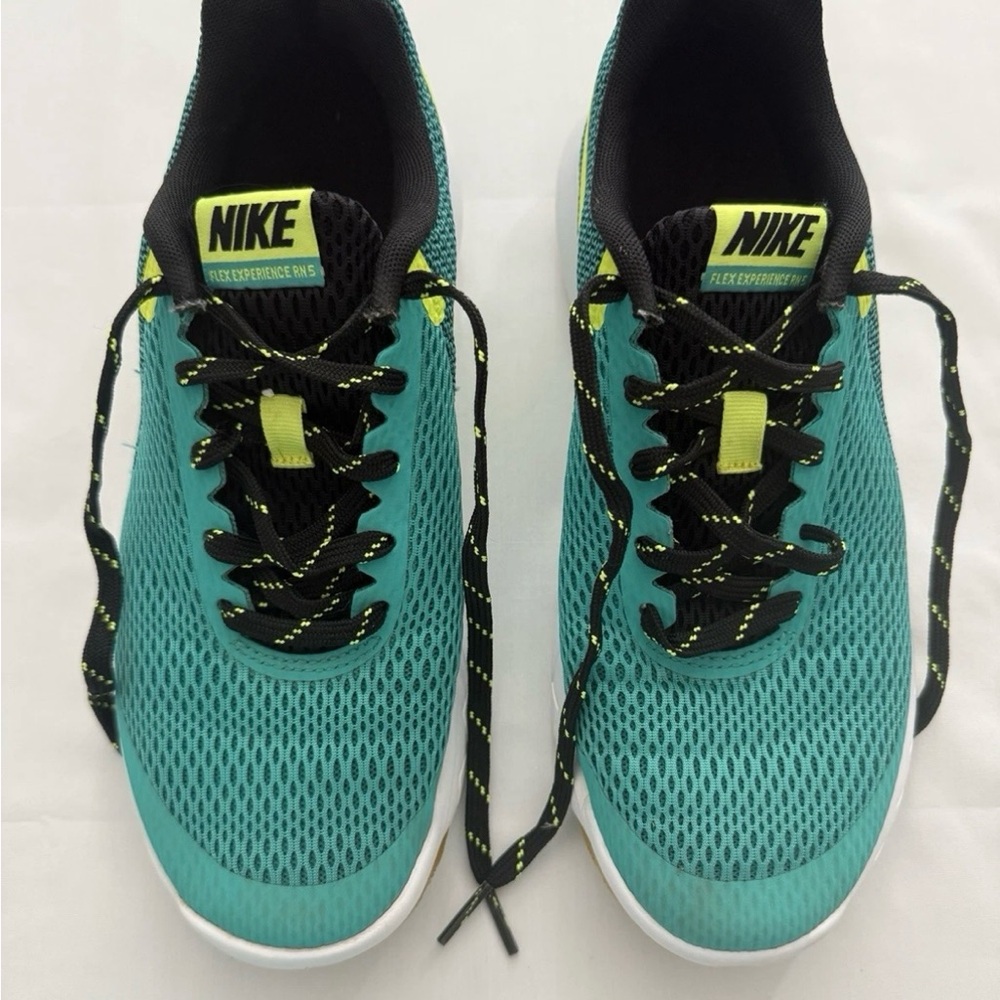 Nike Flex Experience RN 5 Women’s size 6.5 844729-300 Running Shoes Green